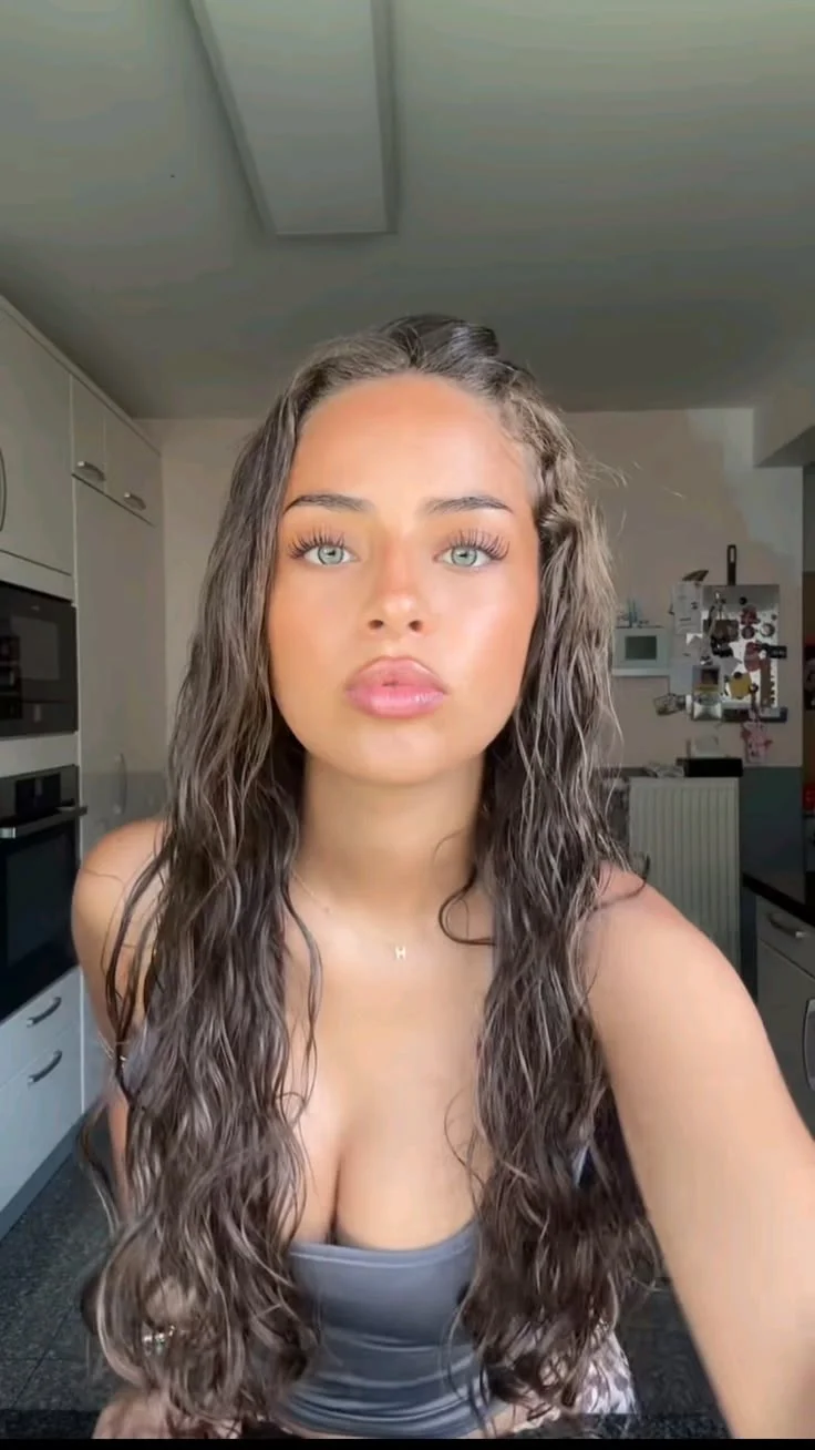 dubai females